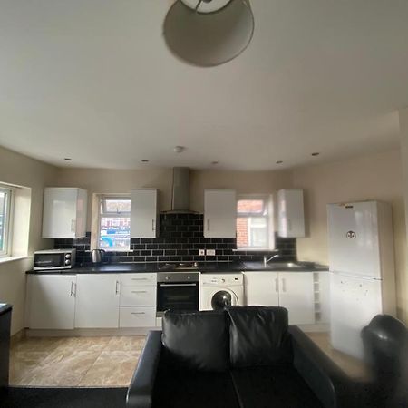 Ferienwohnung Cosy Living Camberley Exterior foto